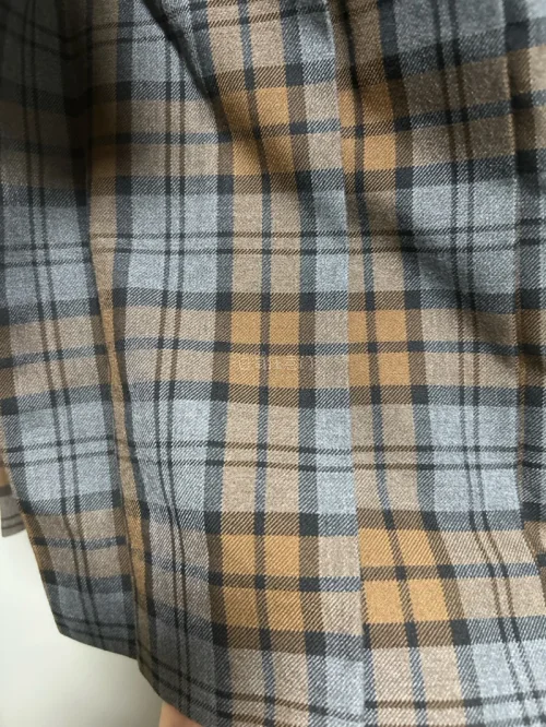 一直在挖煤姬蹲校供格裙、中古lo小物，不用翻墙，页面自带翻译，看不懂日文详情页也完全没压力。
90天免费仓储太友好，不用拍一单就立刻转运，可以慢慢攒多件再合箱，省下不少国际运费。衣物会套防尘袋，格裙、衬衫防护做得到位，长途海运过来褶子没有压烂，大部分物品成色和卖家描...