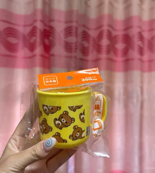 整体体验很不错 买到了很新的娃娃 ，打包仔细稳妥 都有包泡沫 ，物流速度很满意呢 ，淘中古很方便，后续会继续回购的