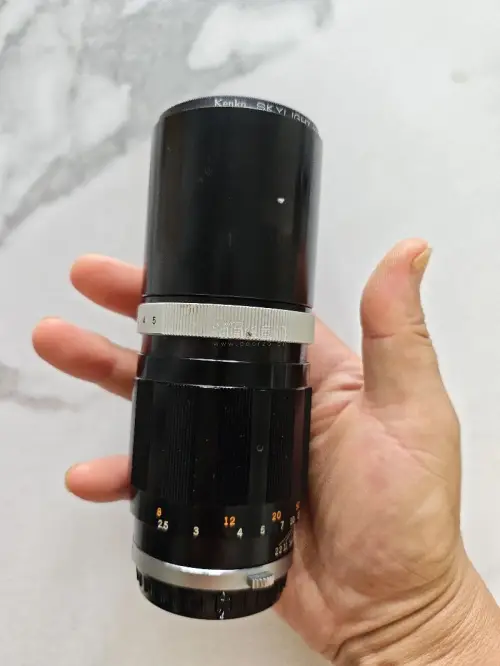 自从买了奥林巴斯pen f的机器，就一直心心念念的想凑齐不同焦段，虽然很少拍胶片，但是忍不住几十块钱就能买到镜头，挺开心的。