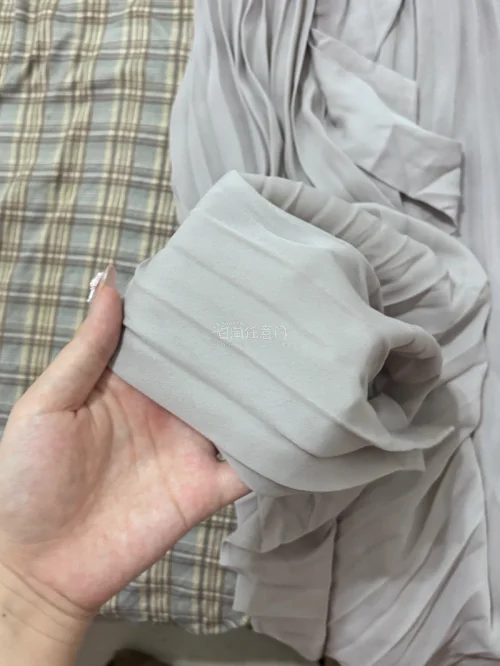 9月在挖煤姬淘到两件心仪的衣服，商品描述真实，实物到手成色超出预期。平台打包细心，运输过程没有磕碰，物流追踪很方便。整个海淘流程顺畅，客服响应及时，能安心买到日本中古服饰，购物体验很不错，推荐喜欢日淘衣服的朋友试试