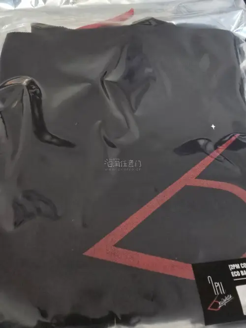 这次在任意门日淘拍下这批东方神起周边，选择海运路线，耗时大概一个月顺利签收。商品种类很多，有场贩T恤、毛巾、写真礼盒、生写等，卖家打包比较用心，大部分周边保存完好。任意门转运流程清晰，入库、合箱操作直观，海运时效符合预期。部分外包装有轻微挤压，但周边本体没有受损。追...