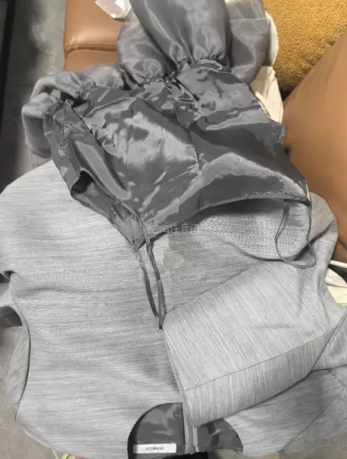 刚好买的三件发货都挺及时的 合单买的 15日左右就能收到了 马上又要消费了 买了我喜欢的博主同款（几乎全新） 鞋子性价比也很高