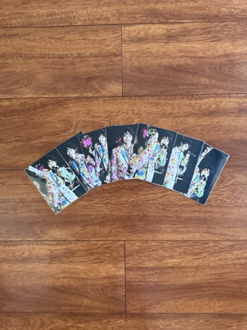 这次买了arashi松本润早期演唱会生写 第一次选择竹蜻蜓 物流也挺快的 拿到手很喜欢这套写真 以后会继续在挖煤机买买买 希望多些优惠券
