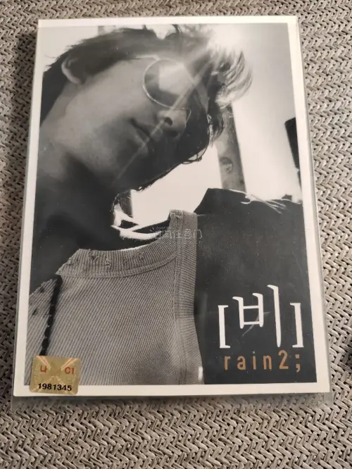 这次在挖煤姬买了一些专辑，可以说价格非常划算了，挖煤姬是一个非常好用的日淘平台，站点多，优惠多，操作简单，包装也很好，每张专辑都单独裹了气泡膜，包装箱也很厚实。