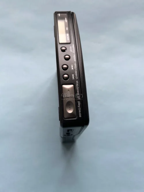 这次海淘啦两台机，一台是松下s100cd随身听，另外一台是松下xp50，这台机成色比较好，带外套的，这次比较满意，购物愉快