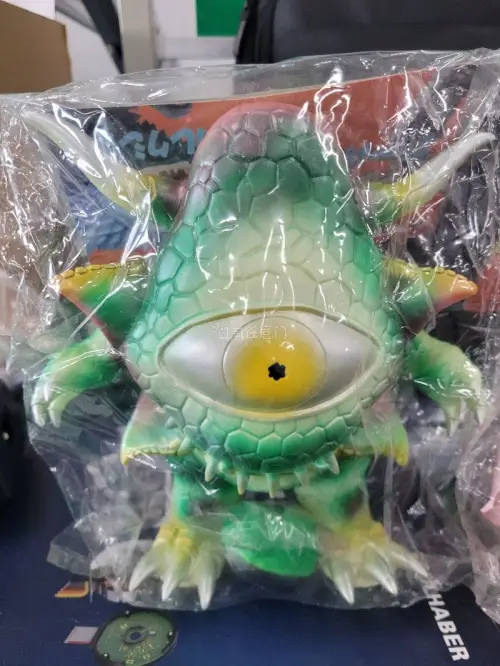 这款是夜光限量版，比较少见，成色也很新，这次有机会能得到也是很荣信，不错的卖家，希望有机会还能再次合作！