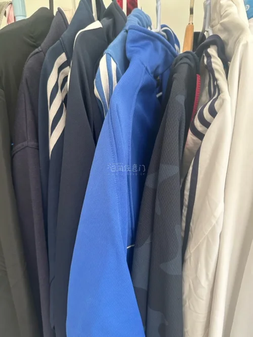 在雅虎日拍上捡漏了两件外套，Nike和Adidas外套状态都不错真的惊喜！版型合身面料舒服，实物和商品图没差别，挖煤姬海淘操作简单，打包严实，转运也顺畅，购物体验超棒~