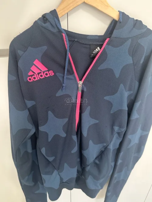 在雅虎日拍上捡漏了两件外套，Nike和Adidas外套状态都不错真的惊喜！版型合身面料舒服，实物和商品图没差别，挖煤姬海淘操作简单，打包严实，转运也顺畅，购物体验超棒~