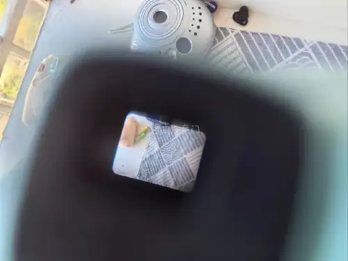 ✨挖煤机好物分享｜胶片相机&amp;老镜头藏品
今日挖机成果来啦！图里一共三台富士instax拍立得，分别是mini8、mini9、mini20，配色可爱，拿来拍即时照片很合适。
另外还有一组尼康老镜头，包含200mm定焦、多款变焦镜头，复古手动镜头，适合玩胶片、老...