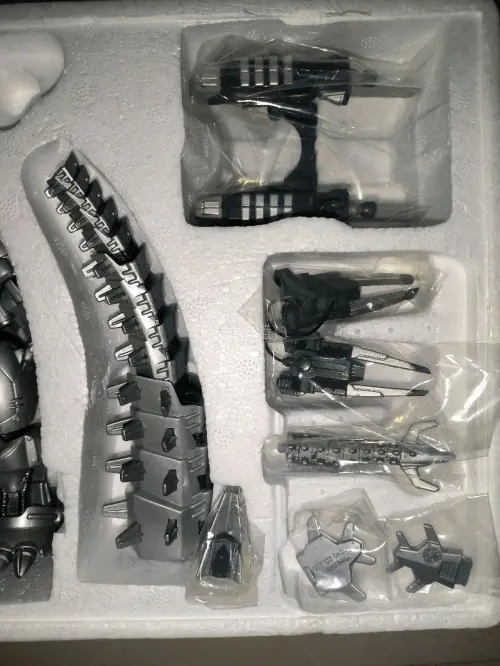 这次在挖煤姬代购买的是万代的超合金哥斯拉玩具，不得不说老玩具做工真好，挖煤姬的打包很好，下次还会再来买