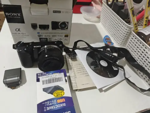 买了最近较火的索尼nex-5t东西很新，价格也不错，还买了ccd富士z100fd也是很新，两个一起运费也不贵，走的海运，已经第五次在这里购买东西了。