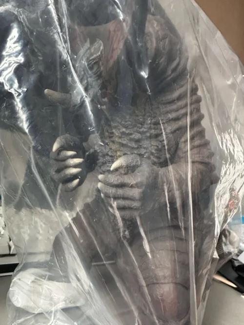 超大只的怪兽！