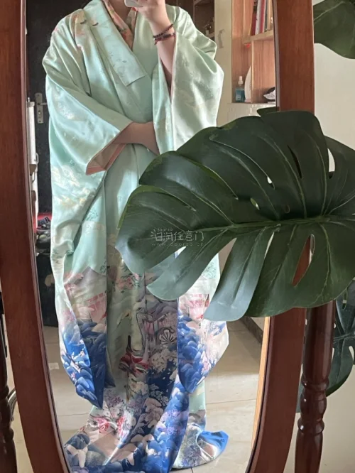 水色花车公主纹振袖