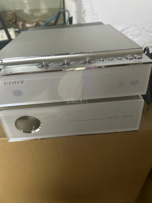 挖煤姬日淘收货！海淘了一批日系复古影音老设备，索尼音箱、日立DVD摄像机还有MD碟片。日本二手老器材成色很不错，转运流程顺畅，怀旧爱好者淘老机器很方便。