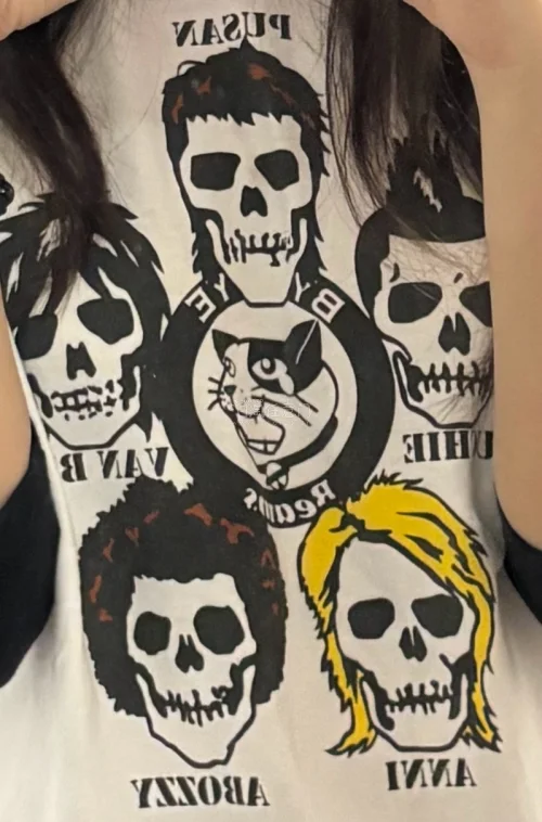 这次又蹲到了喜欢的烧普杂志和中古衣服
ems的物流一如既往的给力 都完好到家
期待继续用挖煤姬切煤购物的体验