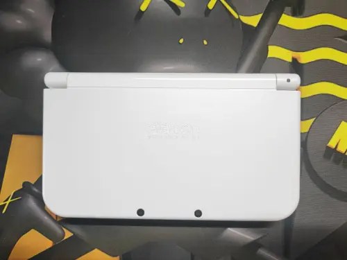 Vol.4 New 3DS LL白色和New 3DS黑色