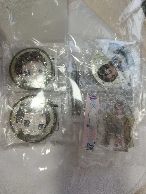 用了好多次这个软件了，购买周边真的非常方便。可以选择个人卖家和官方店铺，全程无任何障碍，所有流程公开透明，下单付款到仓库以及到手。可以选择各种回国途径，十分的方便快捷