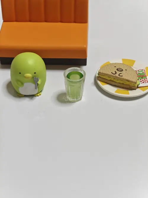 本次分享是rement角落生物西餐厅，这一端很多食物特别可爱，选择的竹蜻蜓路线，到手才35运费太划算了，推荐海淘就用挖煤姬～切的快运费便宜很合适
