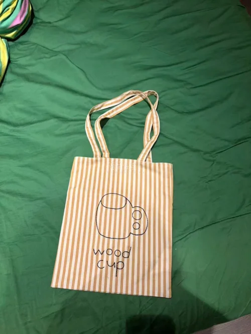 非常好的购物体验，不用翻译软件就能无痛切煤！这次买的都是小众手作物品，pot and tea的手工布包和feiler的小包，东西很新，价格也划算