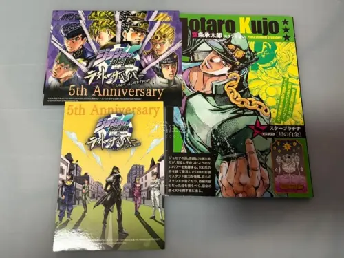 这次海淘入手的电锯人扑克牌、齐木楠雄收藏卡还有JOJO五周年小册子都完好收到！包装很扎实，品相超出预期，原画印刷清晰，色彩还原度高。周边都是喜欢的IP，收藏价值拉满，购物体验很棒，后续还会继续在这里淘喜欢的日系谷子。