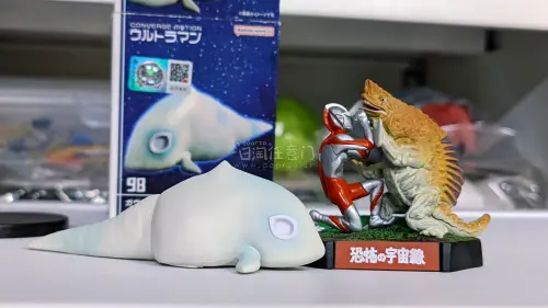 很好的奥特曼玩具，特别小的一套，快递打包的很好，小玩具没有受伤。合单没收手续费，竹蜻蜓到得很快，卖家不错