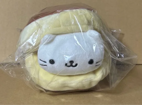 买了很多毛绒玩具 电锯人天使恶魔的努努和点心猫 最近很迷点心猫 特别可爱 买了很多周边 但是很多都是中古 很难淘 希望能出一些新品