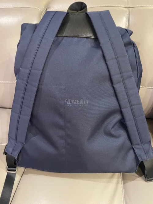 第一次尝试拍卖，没想到竞拍成功，再次拍到心仪品牌的双肩背包，整体体验非常满意。操作流程简单易懂，对新手很友好；使用优惠券后价格尚可。收货时发现包装严实，背包完好无损，物流信息全程可查，选的竹蜻蜓专线约半月到手，时效在可接受范围内。整体省心又靠谱，有机会还会回购，希望...