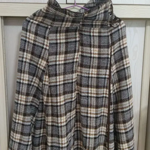 第一次在任意门切二手衣服，刷到了dazzlin的这条格子裙，立刻下单！
运费比我预想中要便宜！
走的ems速度非常快！
衣服的状态很完美！