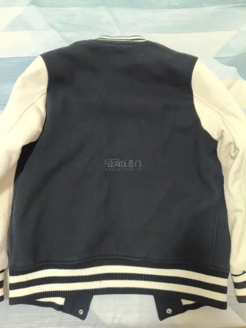 用挖煤姬日淘淘到了我最爱的ne-net邮差包和ne-net棒球服，超级开心，挖煤姬优惠力度很大，物流也很快很方便，一次完美的购物！