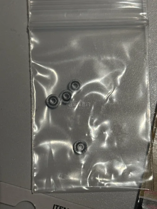 这次又到了一些田宫迷你四驱车的配件，老的大红银马达和厚壁的620轴承。特别是这个620轴承，国内非常稀缺，而且价格好贵，在这让我淘到了。太好啦！现在每天都要刷新几次，生怕错过什么。