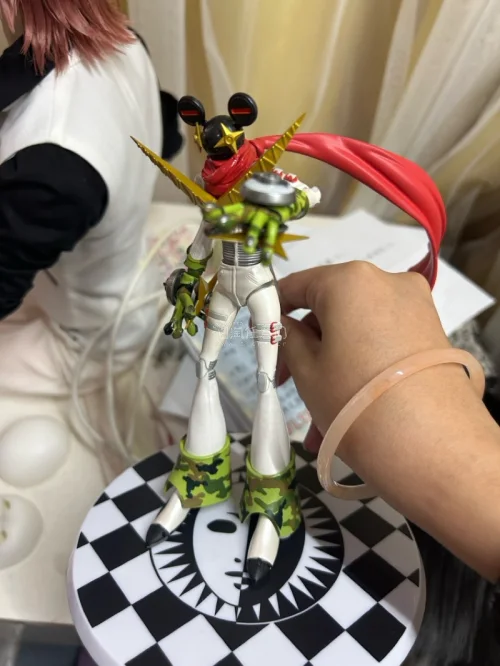这次切的是p4g花村阳介的自来也手办，这款可动手办在国内外似乎已经没有在卖了，在国内的二手平台这款手办甚至要四百多块，但是这次在雅虎上切到的只要两百多，加上邮费也才不到三百，我说挖煤姬真的是我的省钱利器！