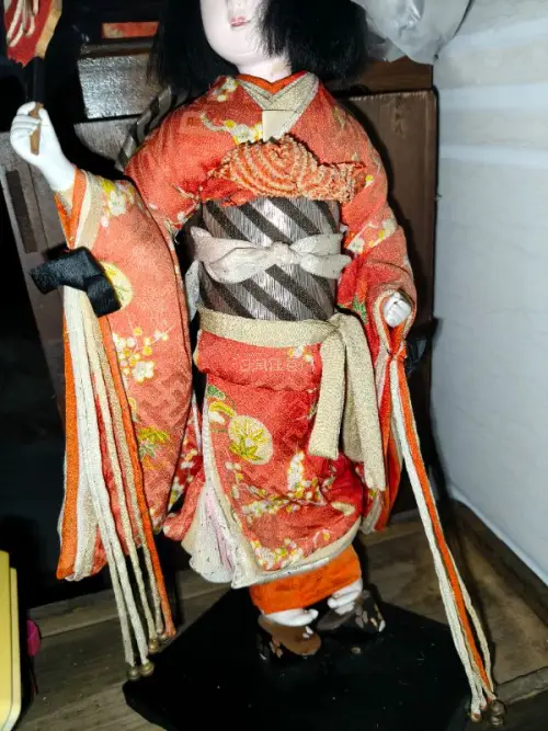 终于在挖煤姬蹲到心仪的娃娃，实物品相和图片基本一致，细节精致，完全超出我的期待。包裹打包得格外用心，层层缓冲保护，漂洋过海收到完好无损。平台操作简单，入库还有实拍核对，费用透明，仓储和合单都很方便。全程物流可追踪，遇到疑问客服响应及时。这次海淘安全下车，体验很安心，...