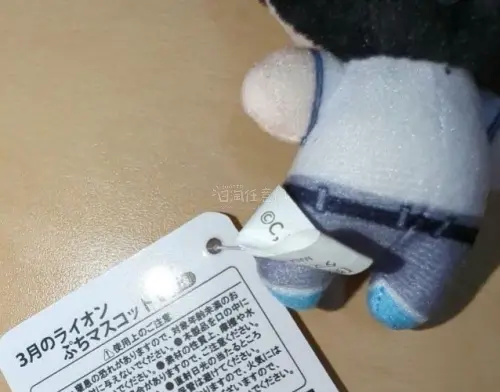 这次挖到《三月的狮子》这套迷你毛绒娃娃真的很惊喜！四只全员都带吊牌，品相完好，9cm小小的尺寸，捏起来手感软乎乎。羽海野千花笔下角色的特征还原到位，细节做工在线，是很有纪念意义的老谷。包装防护到位，海淘到手没有磕碰，属于三月狮粉丝必收的可爱小周边，非常满意这次挖煤体...