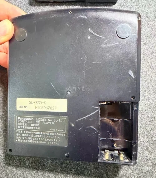 又淘了一些东西，非常好的购物体验，打包好，速度快，比隔壁的体验好不少。顺利收到东西，机器测试是好的，CD播放也正常，无论是音质还是外观都非常不错。