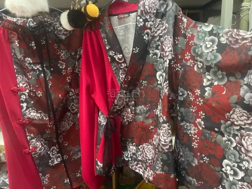 这次购买的是qf的25年浴衣产品，国内几乎没有在售的，在挖煤姬上面看到了就果断下单了。切煤很丝滑，一周左右就到库了，然后选择了ems路线发货也是不到一周就到我手上了，非常美萌的浴衣使我飞速旋转，感谢挖煤姬平台