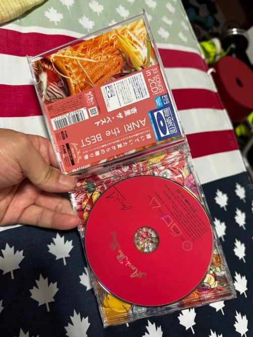在挖煤姬海淘流行乐CD，代拍流程简单省心，碟片防护到位。实物品相和描述基本吻合，碟片状态良好，整体体验不错，很适合淘心仪的日版专辑。