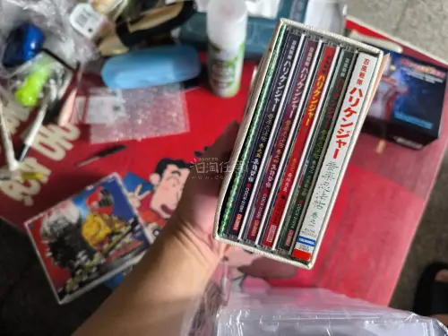 一次集齐三套特摄原声BOX！忍风战队免许皆伝、烈车战队Sound Express Terminal BOX，还有梦比优斯奥特曼10周年特别BOX。碟片品相完好，盘面干净，全套BGM、主题曲一次性收录。经典配乐氛围感拉满，童年回忆直接唤醒，包装印刷精致，摆柜收藏颜值超...