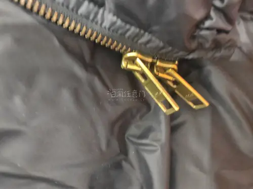 存放了一个月才发出一开始很忐忑，因为还是发的海运，觉得会不会有破损什么的，还是全新到手。樱花妹很靠谱哈哈哈哈，这是第一个大件