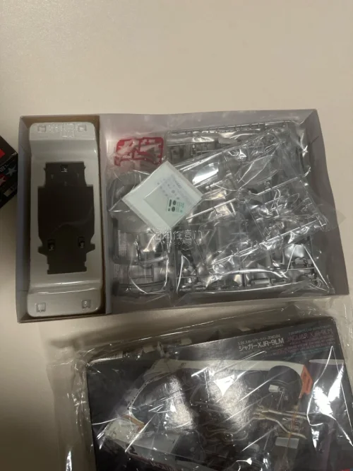 淘二手商品真的很方便，国内买不到。打包也很好，送到手上商品严严实实的。板件完整。已经开始制作起来了。