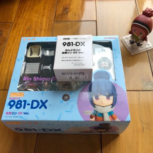 摇曳露营志摩凛粘土人面雕很还原，多款替换表情，露营配件丰富。做工精细，组装简单，Q版造型可爱，摆桌氛围感拉满，凛厨必入。