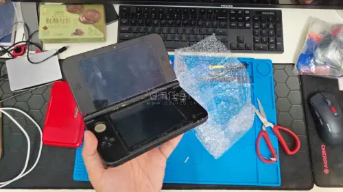 收到红色游戏机