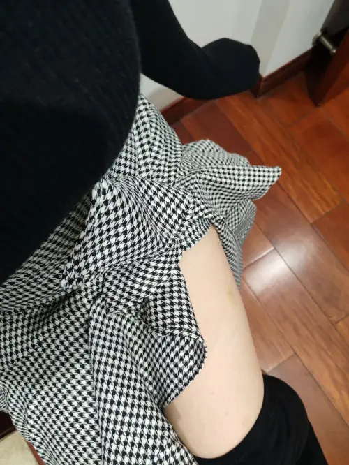 十月挖煤姬海淘好物分享来啦！EMS 物流时效超快，分享几个淘衣服的小技巧。巧用日文关键词检索，每天固定时间刷新平台上新，挑选卖家优先高分好评，有详细实拍图，可以避开瑕疵假货坑。
 这次挖煤姬购物体验感太棒了，rienda的衣服也很漂亮 显瘦好看，版型非常好！物流是日...