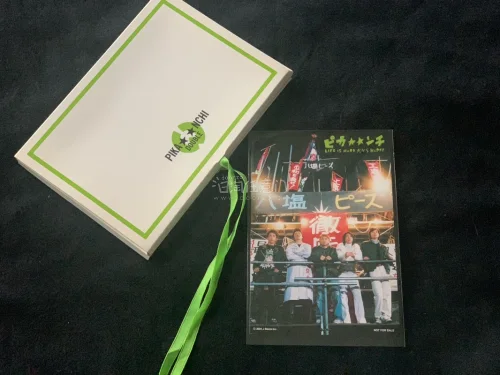 这次在骏河屋和M店官方站点切了烧普和电影特典等等，性价比都很高。在雅虎拍卖切了一个嵐团的大盘，有种开盲盒的快乐，里面有T恤毛巾文件夹应援手灯扇子等各种演唱会周边，状态虽然都是中古但保存得也还不错。因为重量大所以依旧选择海运路线，一个月不到就收到了，对单机海淘人非常友...