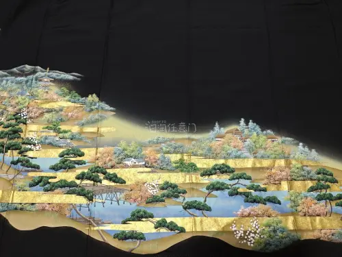 依旧是黑留袖，很喜欢风景画片，一整件和服铺开就像画一样，看着都赏心悦目，上身也美美嘟
挖煤姬日拍也很方便，加价和退款都很快，通知也很及时，好用！还会继续支持！
