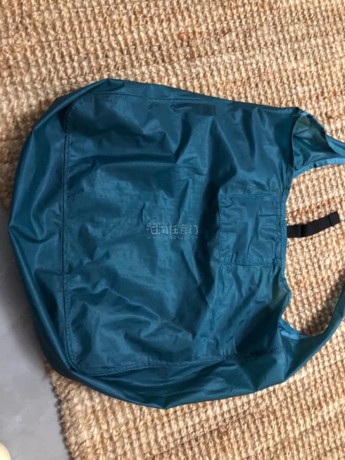 如果你也喜欢mont-bell这个品牌，可以看看我的挖煤姬10月开箱分享，这次在挖煤姬切到的是montbell的单肩包，用的快递是ems，打包很严实，用了很多泡泡纸，由于这款包包重量很轻，打包完不到500g，运费按起步价收的，这款包包尺寸是L码，可单肩可斜挎，容量很...