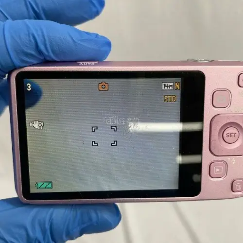 这次买了一台卡西欧z800 不细看的话其实品相还蛮好的 卖家也送了电池 到手后相机也能正常使用 拍出来的照片特别好看 强烈推荐买ccd买卡西欧z800