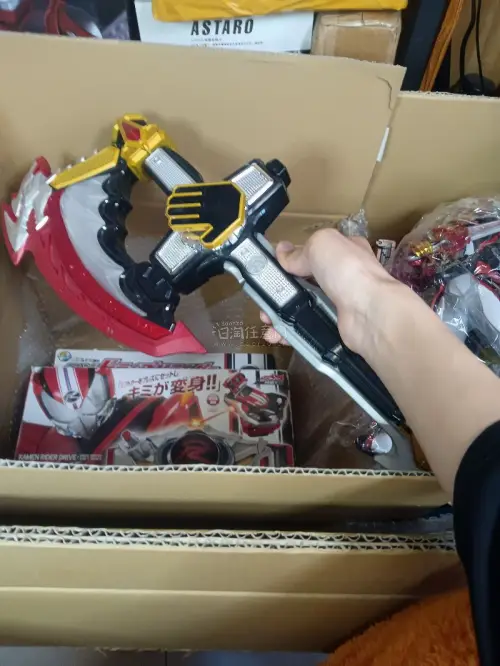 这次又在日淘任意门淘到了很多非常好的模型和特摄玩具包裹很便宜，而且运输费也可以用积分来抵扣，也很推荐大家使用日淘任意门•̀֊•́，包装的也是非常的好内部的模型没有一点盒损。先是买到了一套古董蜘蛛侠玩具，都是很久之前出的可动人形和摆件。在国内二级市场都找不到的东西。也...