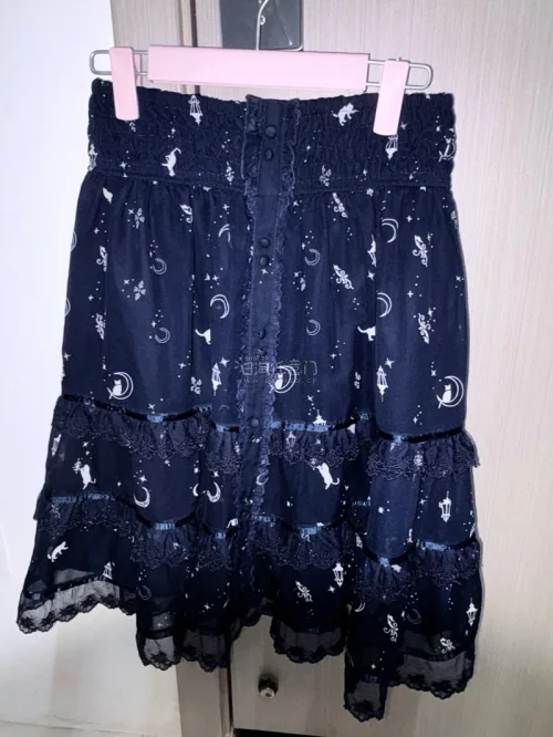 近期超爱穿的几件衣服。姐妹们，最近真的被这几件衣服拿捏住了！版型显瘦、面料舒服，日常通勤、约会、出门逛街都很好搭。挖煤姬很方便好用！