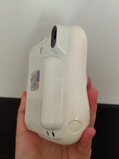 如果你也喜欢复古胶片，老款富士拍立得，一定要看看我这次在挖煤姬淘到的宝藏好物instax mini25，通过挖煤姬日淘任意门，直接浏览日本当地卖家的货品，细节图片齐全，可以看清机身磨损功能状，下单后转运流程清晰，物流节点实时可查，整个海淘流程操作简单，富士mini2...