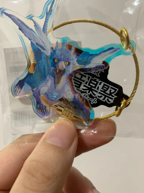 在挖煤姬淘了一批心仪周边，平台中文界面超好上手，冷门谷也能挖到。仓库打包特别用心，气泡纸层层包裹，亚克力挂件保护得很好，到手没有压痕磨损。可以免费仓储合单，运费划算，物流信息实时可查，客服响应及时。切谷体验省心又安心，以后收周边还继续用挖煤姬！